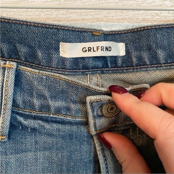 New GRLFRND Naomi Jeans Size 10 Short - Picture 4 of 5